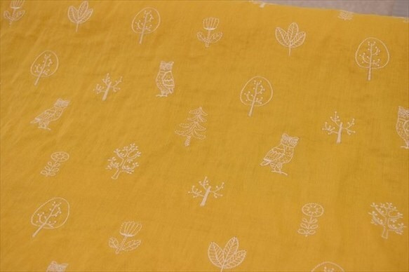 【KOKKA】北欧刺繍 / ダブルガーゼ / 刺繍コットン生地 / フクロウと木 / 黄色×白 4枚目の画像