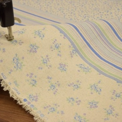 [日本製造]棉麻花朵圖案補丁圖案/棉亞麻/帆布面料/藍色 第1張的照片