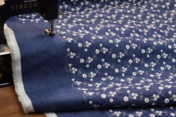 デニム刺繍生地/北欧/小花柄/日本製/青色 生地 clothful 通販｜Creema