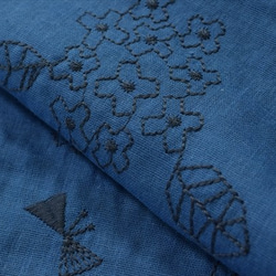 [KOKKA]雙層紗布/繡花棉織物//繡球花和蝴蝶/藍色 第2張的照片