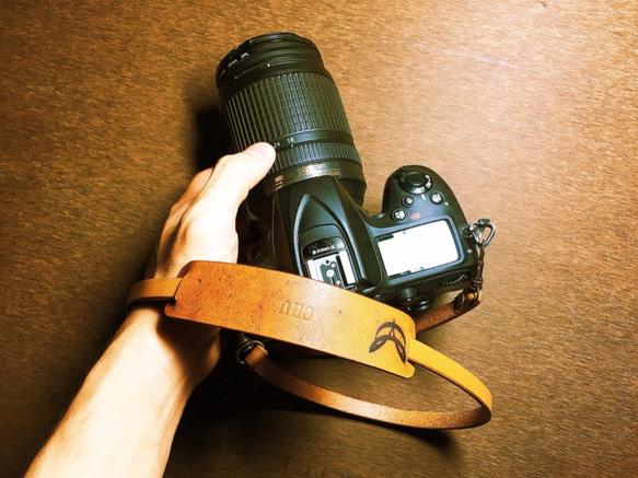 經典 皮革手工相機背帶 - leather camera strap 第1張的照片