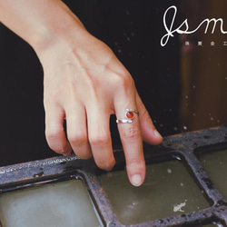 『被溫暖的擁抱』925純銀戒指+天然石瑪瑙包鑲 第3張的照片