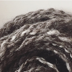 ② 手紡ぎ糸　シェットランド（シュロプシャー混）ダークグレー（77ｇ）7 - 8wpi 極太 2枚目の画像