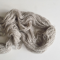 ④ 手紡ぎ糸　メリノ ベージュ（87ｇ）9-10 wpi 並太　 4枚目の画像