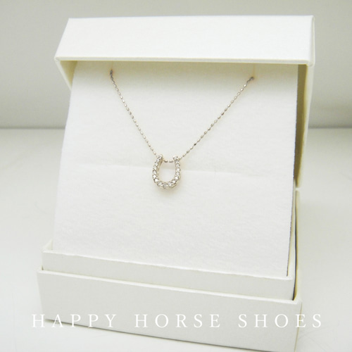 スタージュエリーK18ホワイトゴールド 馬蹄型ネックレス