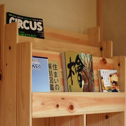 【日本檜木】木製 雜誌架（附收納抽屜） 第3張的照片