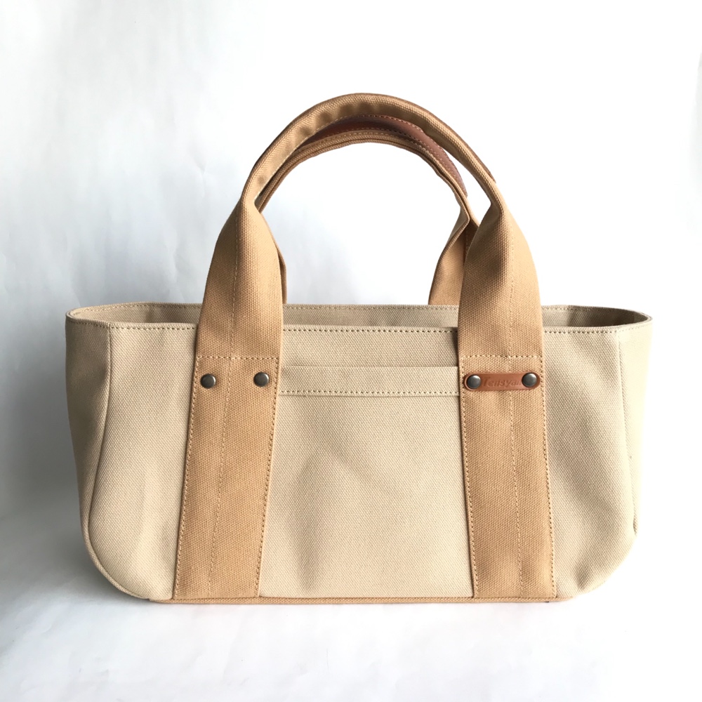 コロンと丸い帆布の横長トート・ウスベージュ＋ミルクティー・マチ12