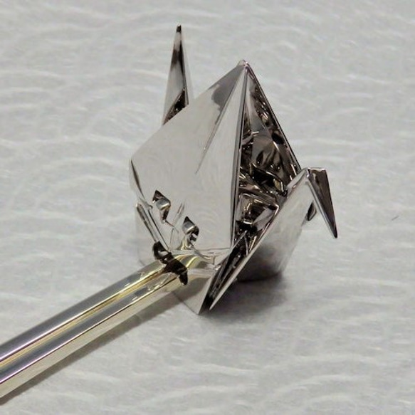 和千代 箸置き　折鶴 羽短 銀（ロジウムメッキ） 1枚目の画像