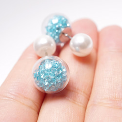 A Handmade 湖水藍水晶玻璃球配珍珠前後耳釘 第4張的照片