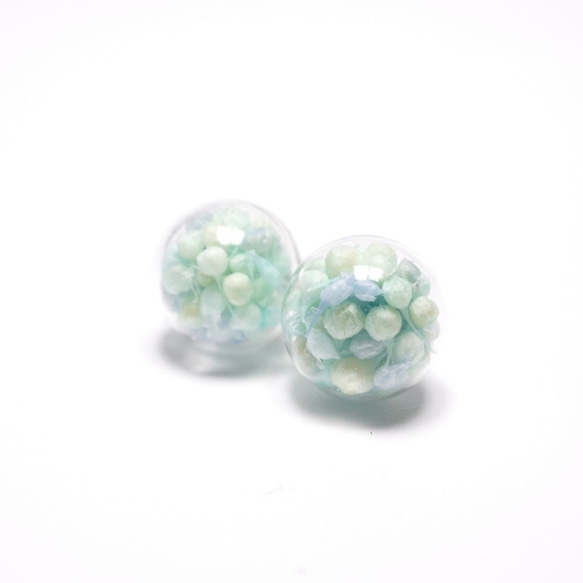 A Handmade 蒂芙芬尼 淺藍色霞草玻璃球耳環 第1張的照片