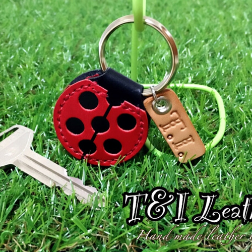 HERMES エルメスてんとう虫キーホルダー レザーバッグチャーム 925
