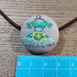バレエ衣装ヘアゴム　くるみボタン　刺繍（Green） 2枚目の画像