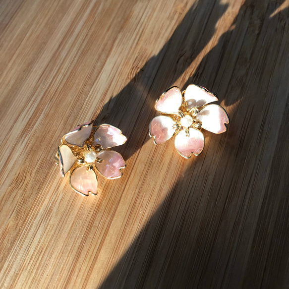 【専用ページ】桜のイヤリングと雪の花 4枚目の画像