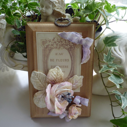 アンティーク風な紙粘土のバラの壁飾り タペストリー・壁掛け misa1960