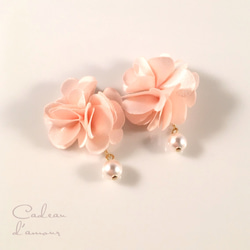 &lt;樹脂耳環&gt;新*花和珍珠耳環*粉色 第1張的照片