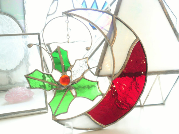 【お値下げ】クリスマス　月と柊　赤【ステンドグラス】 ガラスオーナメント 1枚目の画像