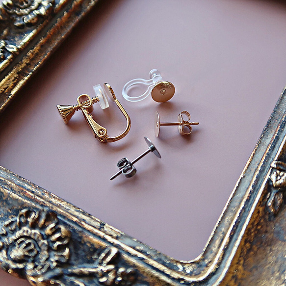 14KGF/ MOONSTONE VINTAGE RIBBED HEART STUD EARRINGS 10枚目の画像