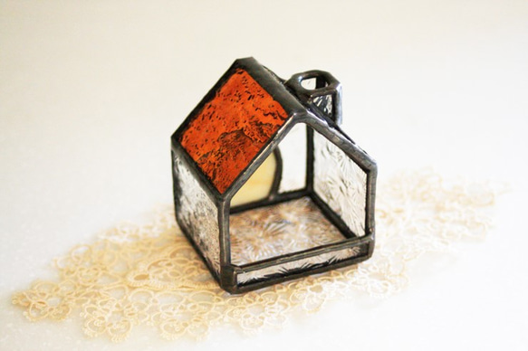 茶色の屋根の小さなガラスの家　ミニランプ　ステンドグラス　ガラス　ハウス 3枚目の画像
