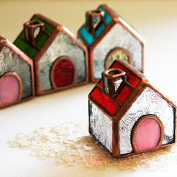 受注生産　ピンクの屋根の小さなガラスの家　ミニランプ　ステンドグラス　ガラス　ハウス 1枚目の画像
