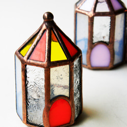 8角形の屋根オレンジとイエローの小さな家　ミニランプ　ステンドグラス　ガラス　ハウス 2枚目の画像