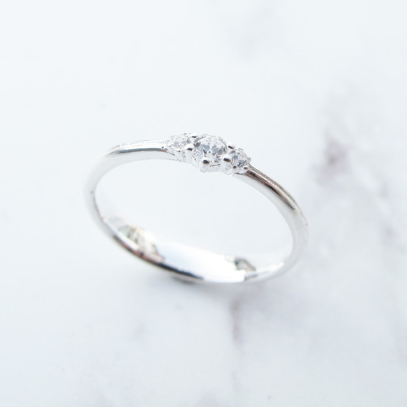 【美鑽銀飾】低調氣質x鋯石細款純銀戒指 (可當尾戒)  | 大員囡仔 第2張的照片