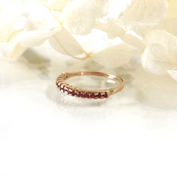 再販・K18(18金) ミャンマー産最高品質ルビー(真紅色・ピジョンブラッド)のハーフエタニティリング<受注制作> 4枚目の画像