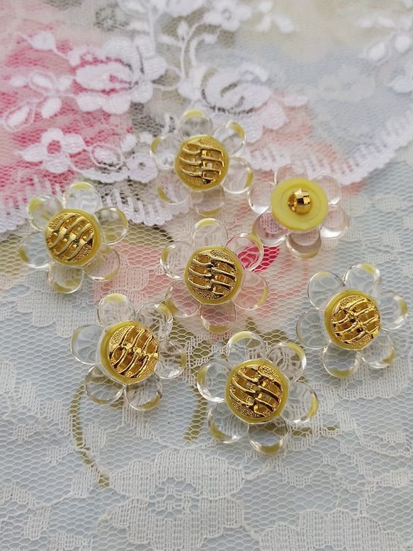 M156【21mm set 6pcs】黃色.透明花朵造型+金色裝飾鈕扣. 第1張的照片