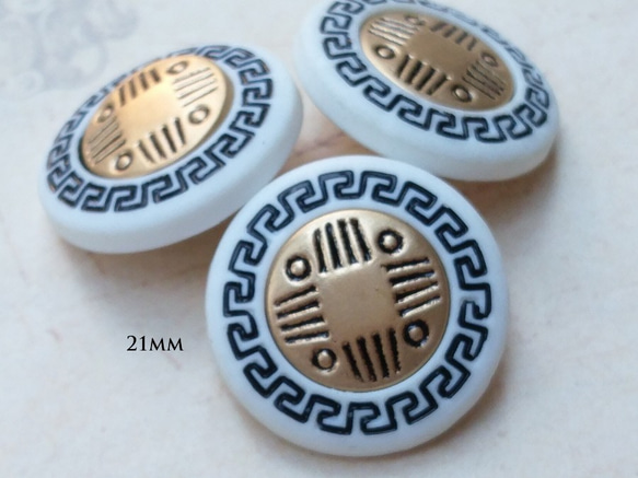 M804【21mm 6pcs】個性的金飾白色鈕扣.White Gold Buttons. 第1張的照片