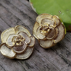 THE BUTTON QUEEN バラ模様 ガラスボタン 8個セット THE BUTTON QUEEN バラ模様 ガラスボタン 8個セット