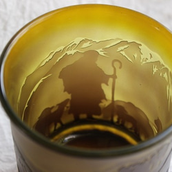 【父の日】羊飼いと戯れる羊のいる風景（グラス） 4枚目の画像