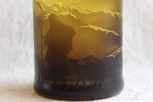 【父の日】羊飼いと戯れる羊のいる風景（グラス） 7枚目の画像