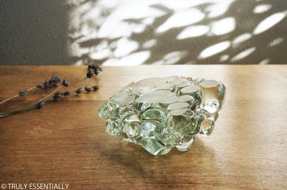 ガラスのインテリアオブジェ - 「まるいガラス」#303 ● 約8cm角 4枚目の画像