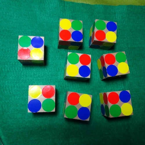 水玉色合わせ 8キューブパズル（黒檀サイコロ8個ケース入り