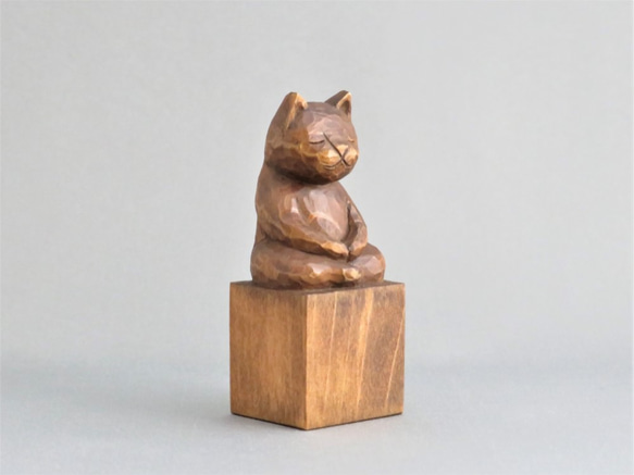 木彫り 座禅猫　蜜蝋仕上げ　猫仏1701 3枚目の画像