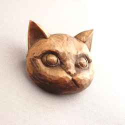 木彫り　猫ブローチ 1711 1枚目の画像