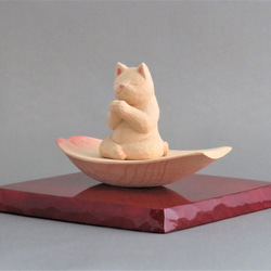 木彫り 蓮弁にのった合掌猫　猫仏1926 3枚目の画像