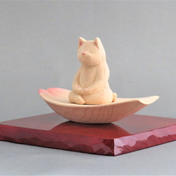 木彫り 蓮弁にのった座禅猫　猫仏1925 3枚目の画像