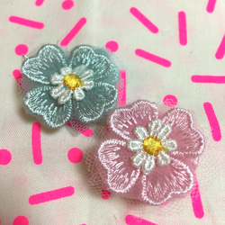 ヘルメットアクセサリー　お花　再販致しました♪ 2枚目の画像