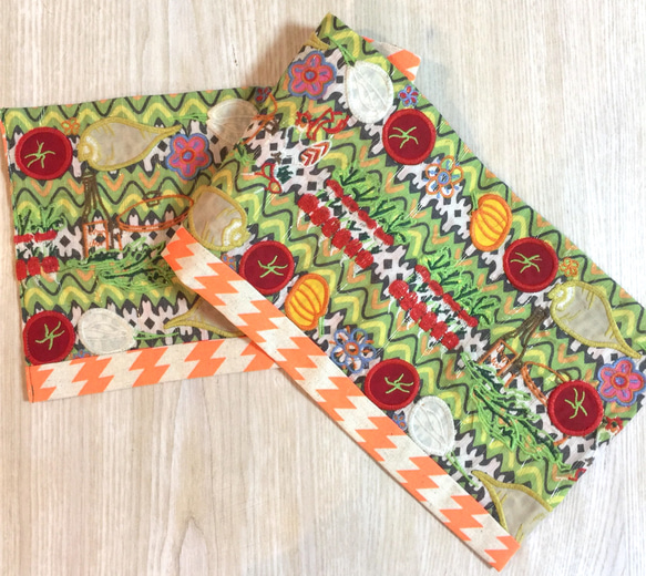 野菜の刺繍のランチョンマット 2枚目の画像