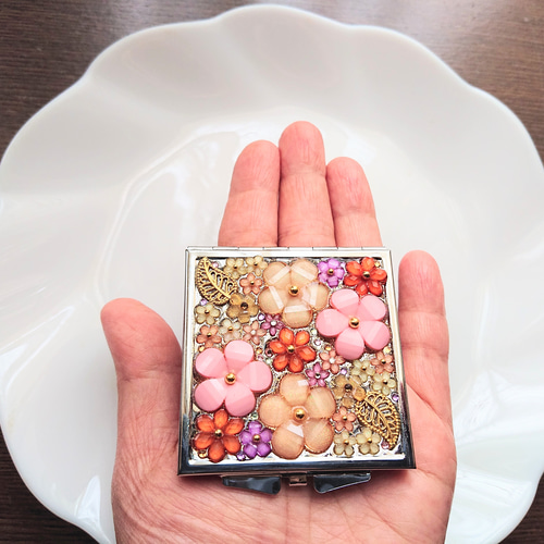 ✨新作✨和モダン＊Flower garden＊両面コンパクトミラー【スクエア