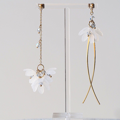 フロストフラワー・アシンメトリーピアス(イヤリング) ピアス（フック 