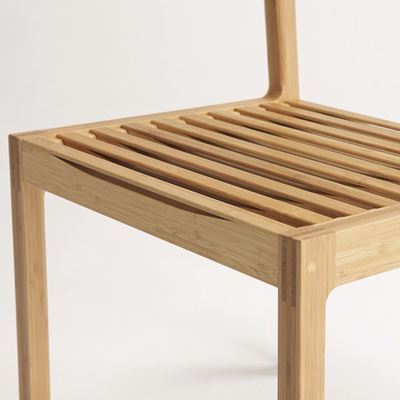 【グッドデザイン賞】竹素材でしなる座り心地の良いダイニングチェア（肘なし）【椅子】 5枚目の画像