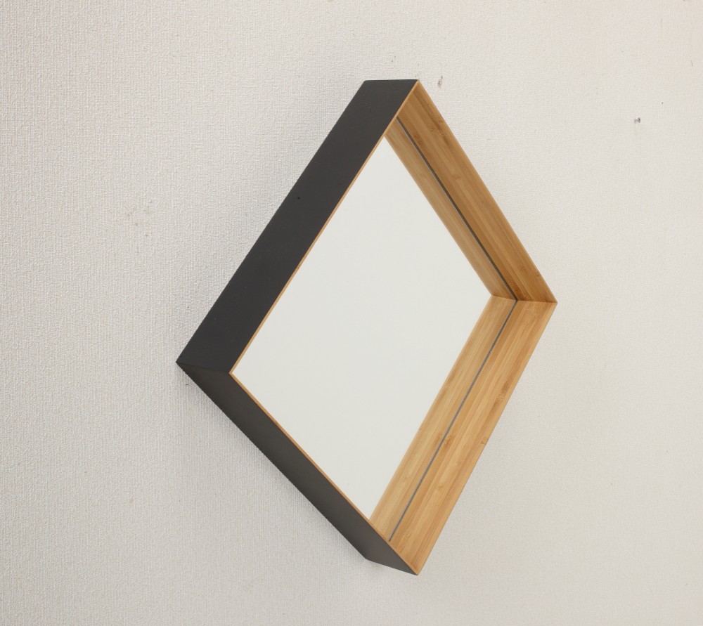 竹素材のハイデザインな壁掛けミラー（化粧箱入り）【一点ずつ手仕上げ】