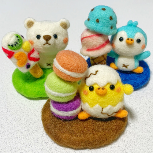 ひよこカーのひよこくまちゃん 羊毛フェルト □ひよこほっぺマグネット