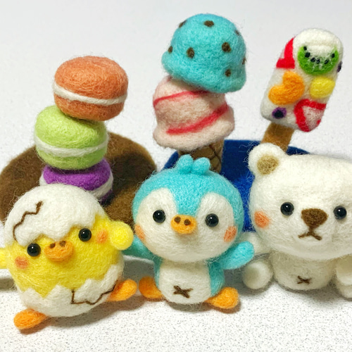 受注制作》マカロン大好き♡ぴよきち スイーツシリーズ1 羊毛フェルト