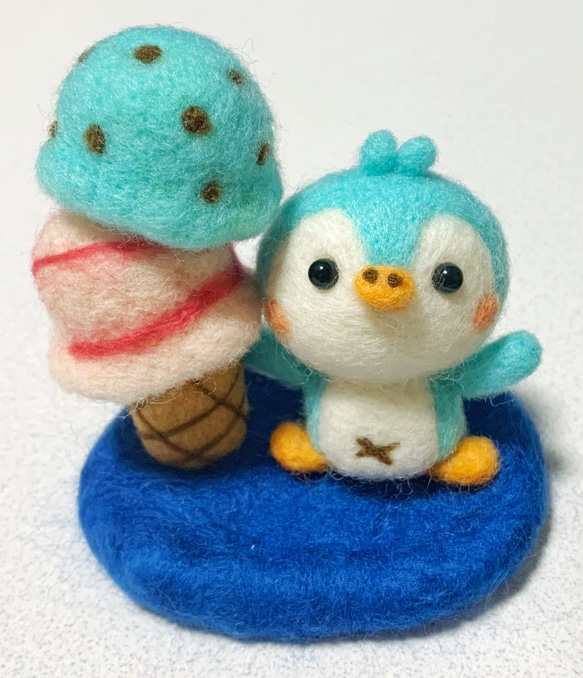 《受注制作》アイス大好き♡ぎんべえ　スイーツシリーズ２　羊毛フェルト　ペンギン 1枚目の画像