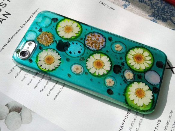 Anny's workshop押花手機殼，適用於Apple iPhone 7/ 8，色彩與花 第3張的照片