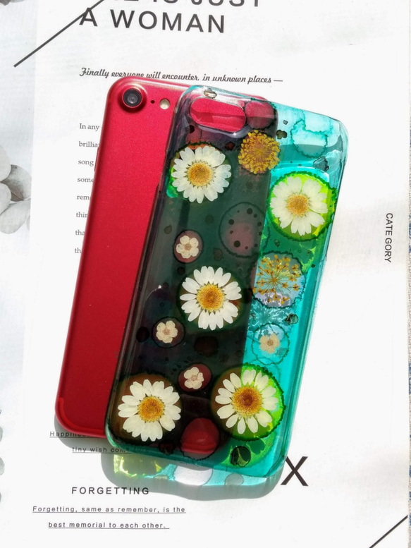 Anny's workshop押花手機殼，適用於Apple iPhone 7/ 8，色彩與花 第9張的照片