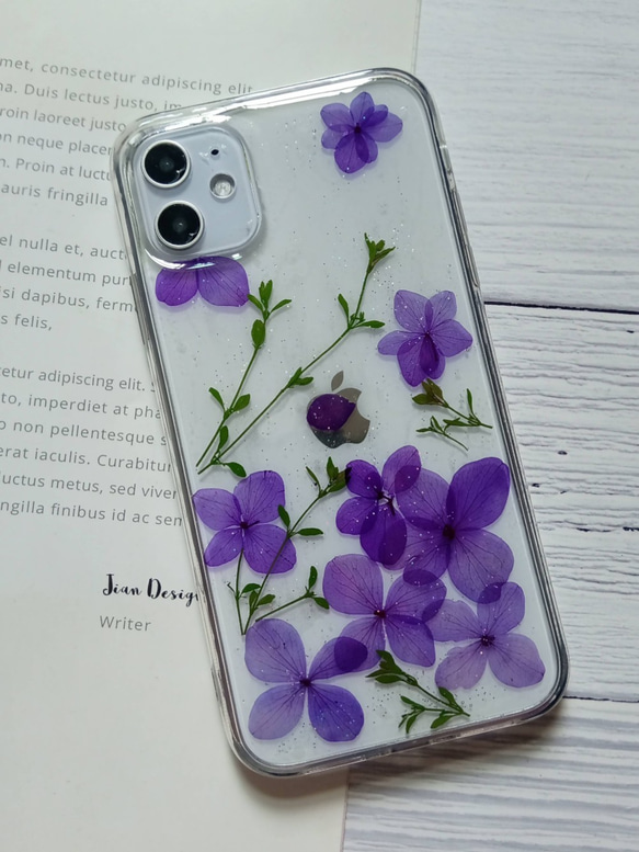 Apple iPhone 11用手作りプレス電話ケース、紫のアジサイ 1枚目の画像