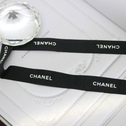 シャネルChanelのプレゼント包装用のリボン 素材 幅1.5cm 長さ